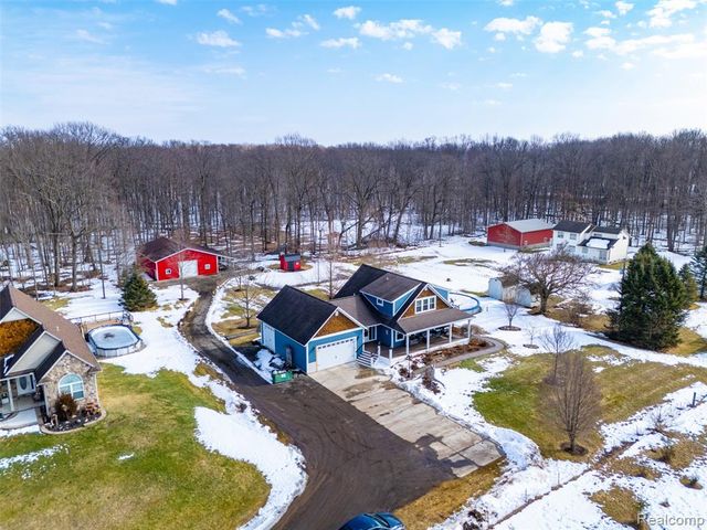 4216 Nicholson Road, Fowlerville, MI 48836