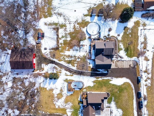 4216 Nicholson Road, Fowlerville, MI 48836