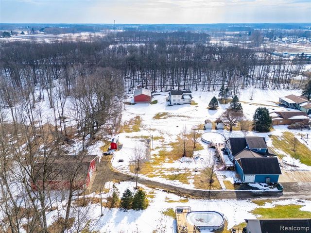 4216 Nicholson Road, Fowlerville, MI 48836