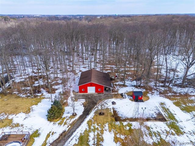 4216 Nicholson Road, Fowlerville, MI 48836