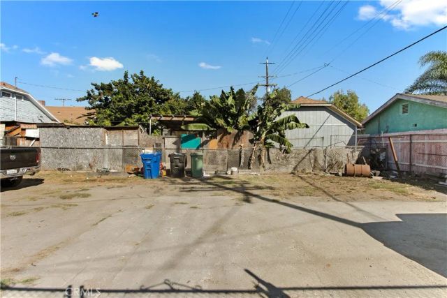 114 E Gage Avenue, Los Angeles, CA 90003