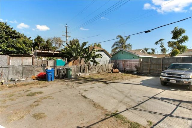 114 E Gage Avenue, Los Angeles, CA 90003