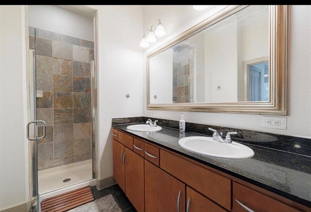 1901 Post Oak Boulevard 3205, Houston, TX 77056