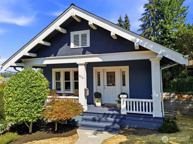 2716 Warren Avenue N, Seattle, WA 98109