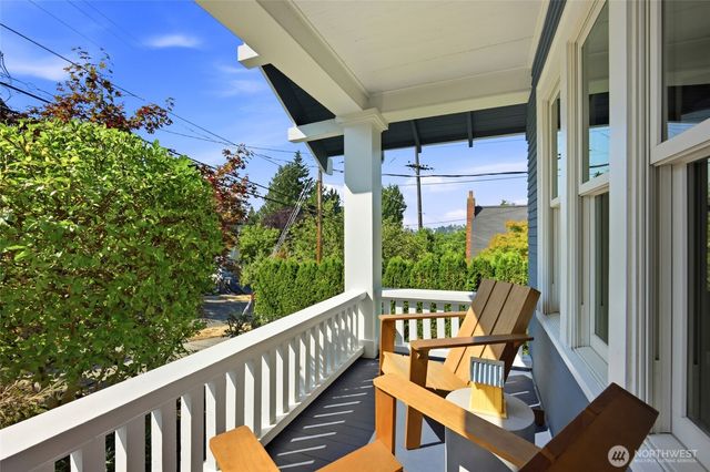 2716 Warren Avenue N, Seattle, WA 98109