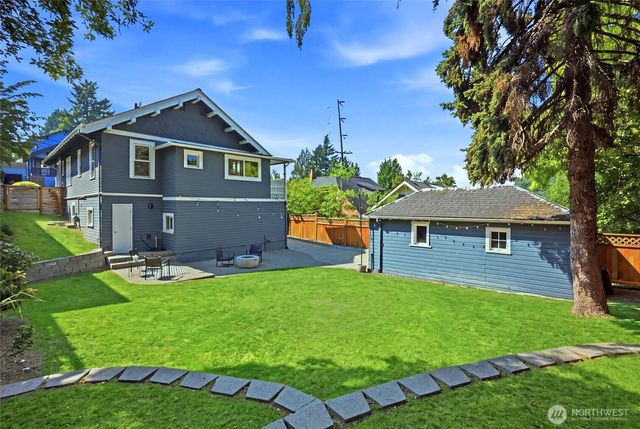2716 Warren Avenue N, Seattle, WA 98109