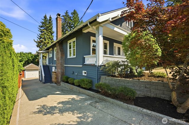 2716 Warren Avenue N, Seattle, WA 98109