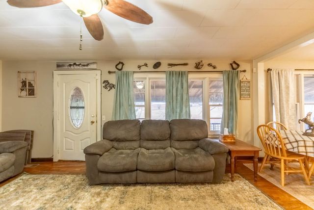 2405 County Road 2710, Mountain View, MO 65548