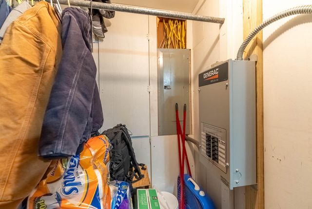 2405 County Road 2710, Mountain View, MO 65548