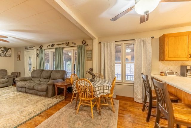 2405 County Road 2710, Mountain View, MO 65548