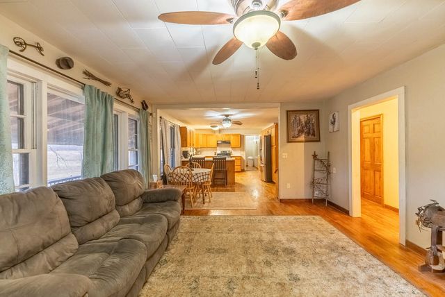 2405 County Road 2710, Mountain View, MO 65548