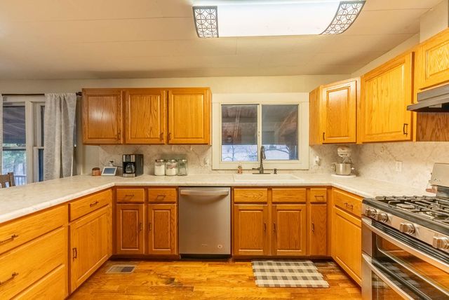 2405 County Road 2710, Mountain View, MO 65548