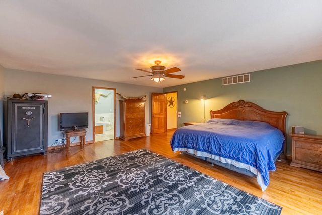 2405 County Road 2710, Mountain View, MO 65548