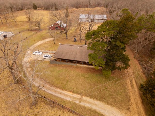 2405 County Road 2710, Mountain View, MO 65548