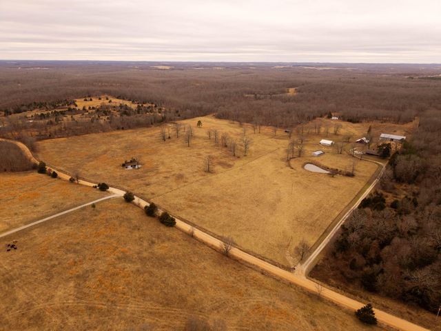 2405 County Road 2710, Mountain View, MO 65548