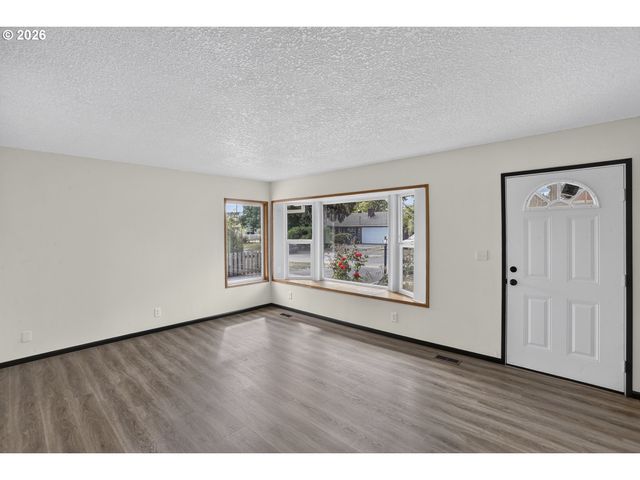 52090 Se 4TH St, Scappoose, OR 97056
