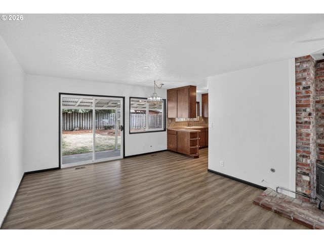 52090 Se 4TH St, Scappoose, OR 97056
