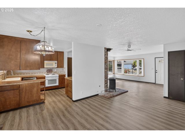 52090 Se 4TH St, Scappoose, OR 97056