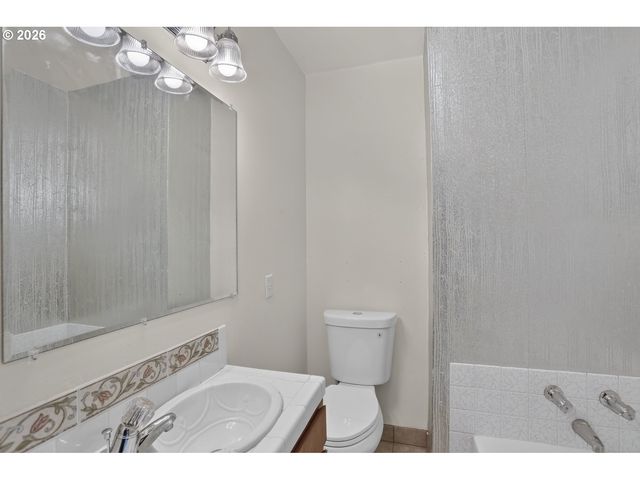 52090 Se 4TH St, Scappoose, OR 97056