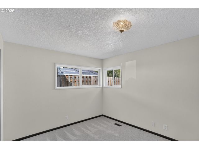 52090 Se 4TH St, Scappoose, OR 97056