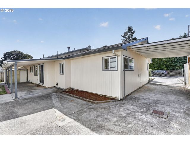 52090 Se 4TH St, Scappoose, OR 97056