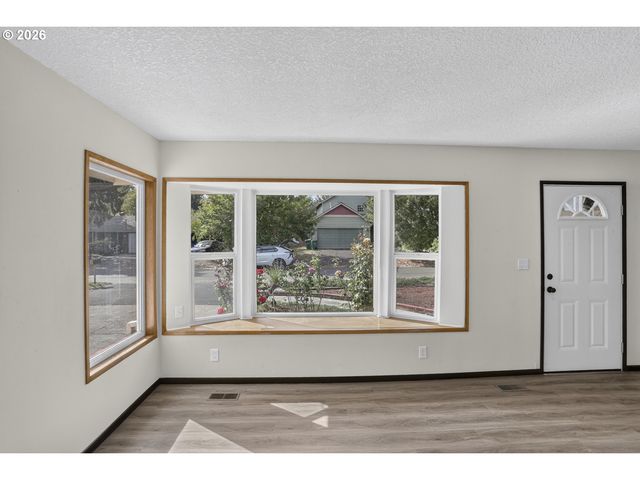 52090 Se 4TH St, Scappoose, OR 97056