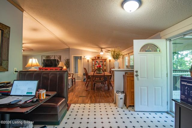 235 Kamber Ln, Vine Grove, KY 40175