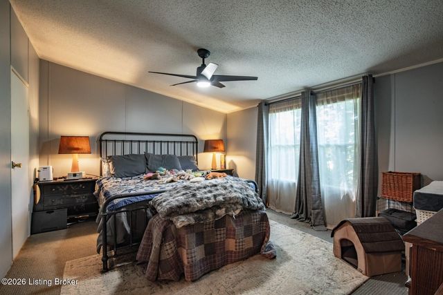 235 Kamber Ln, Vine Grove, KY 40175