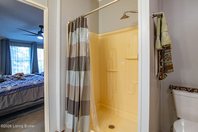 235 Kamber Ln, Vine Grove, KY 40175