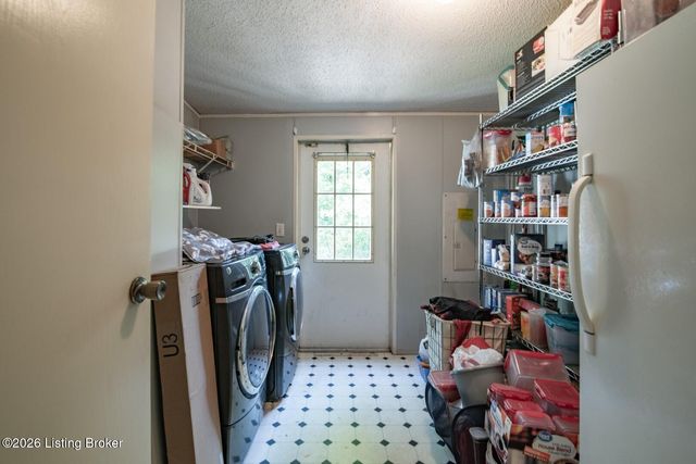 235 Kamber Ln, Vine Grove, KY 40175