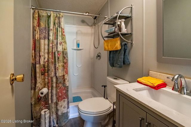 235 Kamber Ln, Vine Grove, KY 40175