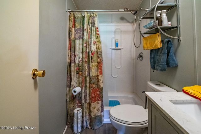 235 Kamber Ln, Vine Grove, KY 40175
