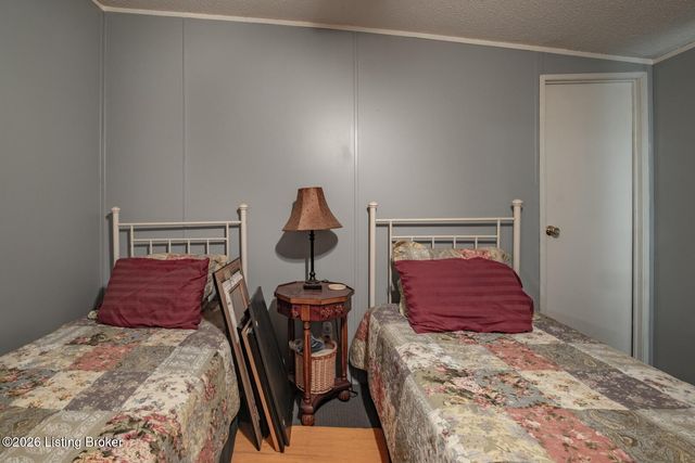 235 Kamber Ln, Vine Grove, KY 40175