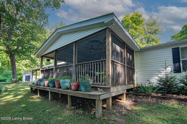 235 Kamber Ln, Vine Grove, KY 40175
