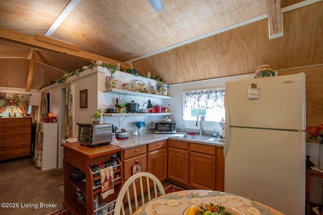 235 Kamber Ln, Vine Grove, KY 40175