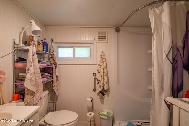 235 Kamber Ln, Vine Grove, KY 40175