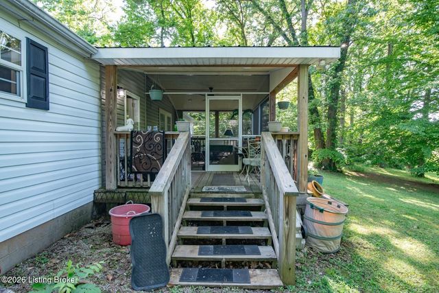 235 Kamber Ln, Vine Grove, KY 40175