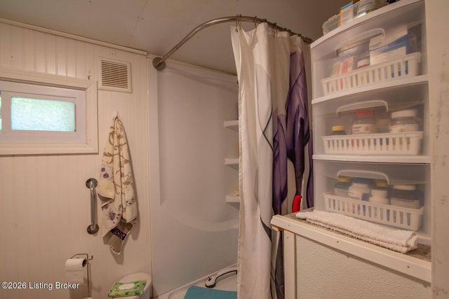 235 Kamber Ln, Vine Grove, KY 40175