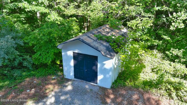 235 Kamber Ln, Vine Grove, KY 40175