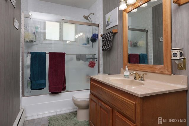22 Webb Drive, Fords, NJ 08863