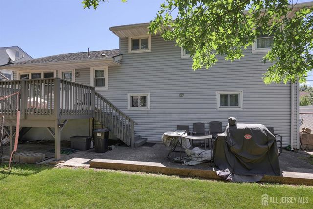 22 Webb Drive, Fords, NJ 08863