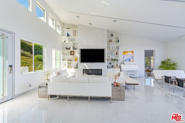 28405 Via Acero Street, Malibu, CA 90265