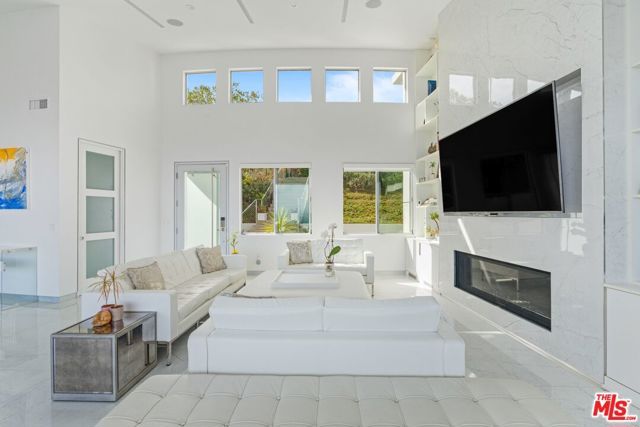 28405 Via Acero Street, Malibu, CA 90265