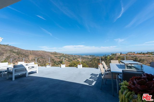 28405 Via Acero Street, Malibu, CA 90265