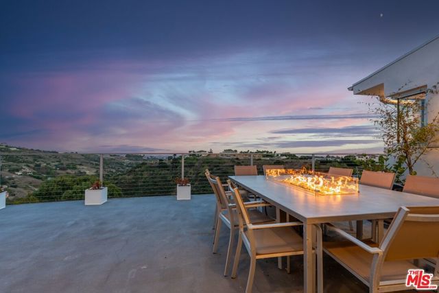 28405 Via Acero Street, Malibu, CA 90265