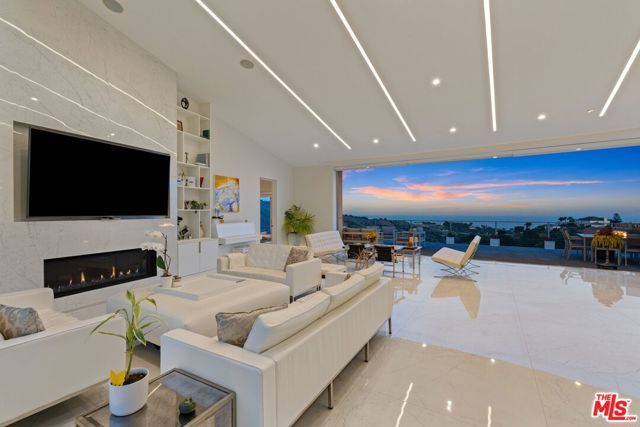 28405 Via Acero Street, Malibu, CA 90265