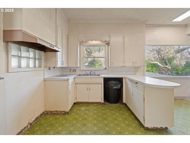 412 GARDNER Ave, Drain, OR 97435