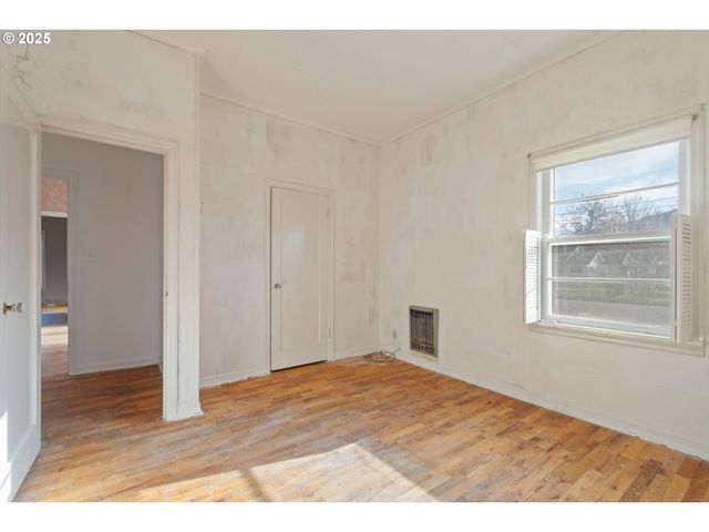 412 GARDNER Ave, Drain, OR 97435