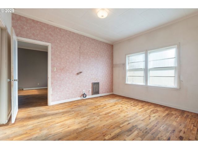 412 GARDNER Ave, Drain, OR 97435