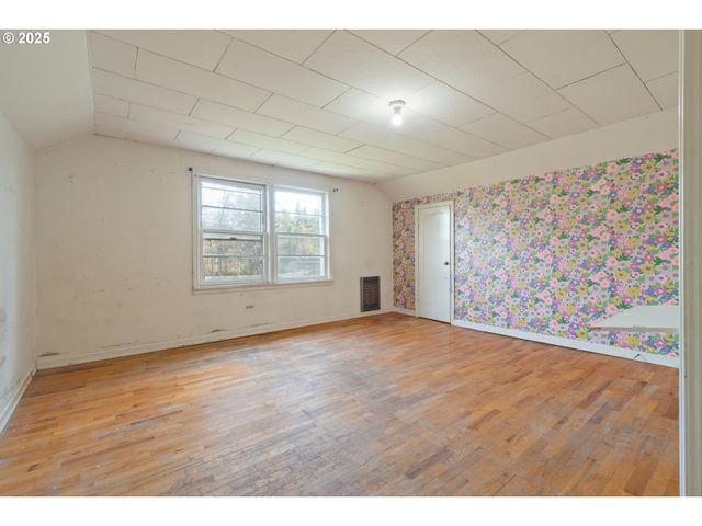 412 GARDNER Ave, Drain, OR 97435